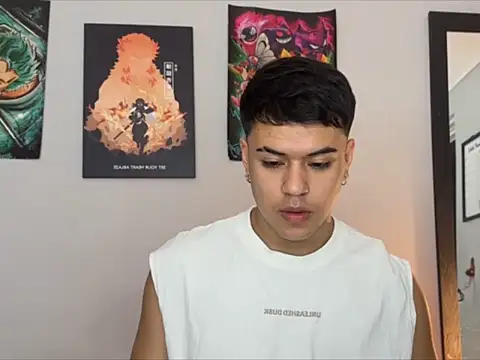 Snapshot of Tuenkim_ chatting on 04/07/26, 03:29 Tuenkim online show from 04/07/26, 03:29