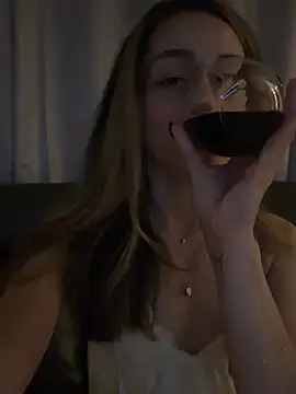 Snapshot of CamilaaLove chatting on 03/28/26, 03:50 CamilaaLove online show from 03/28/26, 03:50