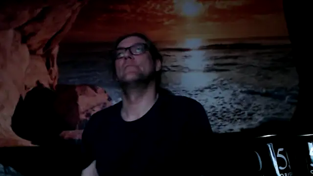 Snapshot of marcmarx0511 chatting on 03/28/26, 01:49 marcmarx0511 online show from 03/28/26, 01:49