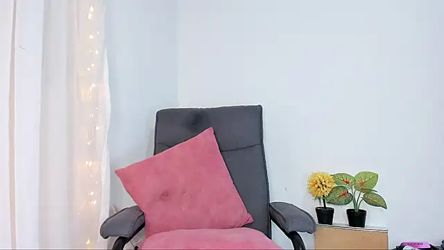 Debora Rayssa online show from 05/25/26, 11:22