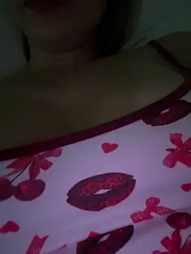 Snapshot of Annnnyy chatting on 04/01/26, 02:01 Annnnyy online show from 04/01/26, 02:01