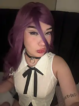 Snapshot of slyveon chatting on 04/02/26, 10:13 slyveon online show from 04/02/26, 10:13