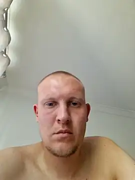 Snapshot of Ousto18 chatting on 07/02/26, 03:07 Ousto18 online show from 07/02/26, 03:07