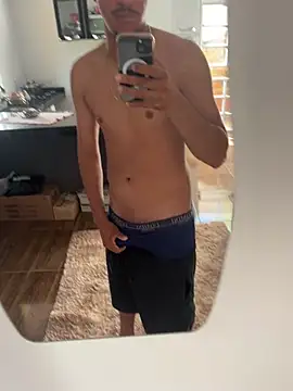 Snapshot of meteus40 chatting on 03/28/26, 10:48 meteus40 online show from 03/28/26, 10:48