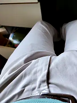 Snapshot of VarsetilJuli chatting on 04/05/26, 10:45 VarsetilJuli online show from 04/05/26, 10:45