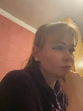 Snapshot of Kirasweetlove chatting on 05/01/26, 07:51 Kirasweetlove online show from 05/01/26, 07:51