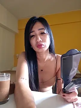 Snapshot of Emceeeeee25 chatting on 03/29/26, 04:45 Emceeeeee25 online show from 03/29/26, 04:45