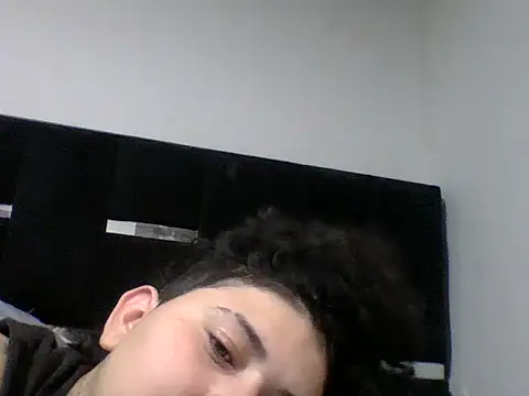 Snapshot of lunaa_love chatting on 03/29/26, 11:27 lunaa love online show from 03/29/26, 11:27