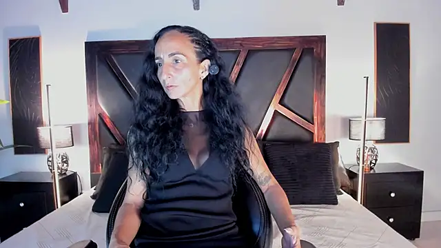 Snapshot of SamanttaLopez chatting on 04/10/26, 01:05 SamanttaLopez online show from 04/10/26, 01:05