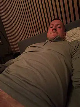 Snapshot of Fazza76 chatting on 03/28/26, 07:57 Fazza76 online show from 03/28/26, 07:57