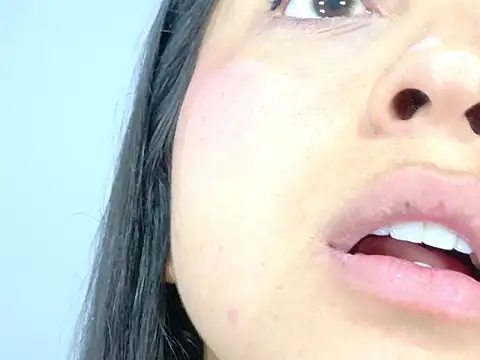 Snapshot of LeticiaVisconti chatting on 03/31/26, 04:51 LeticiaVisconti online show from 03/31/26, 04:51