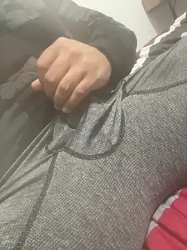 Snapshot of ENTEEXIOM chatting on 04/04/26, 04:44 ENTEEXIOM online show from 04/04/26, 04:44