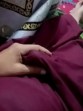 Snapshot of IsmailTrouble chatting on 04/04/26, 12:42 IsmailTrouble online show from 04/04/26, 12:42