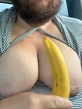 Snapshot of hugemanbreasts chatting on 07/25/26, 10:46 hugemanbreasts online show from 07/25/26, 10:46