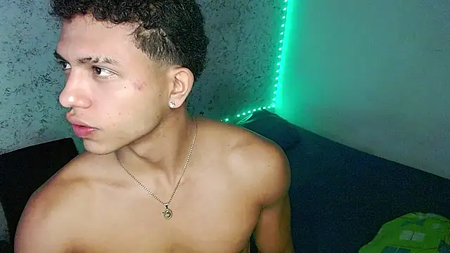 Snapshot of tonydesire_ chatting on 07/02/26, 08:37 tonydesire online show from 07/02/26, 08:37