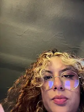 Snapshot of Amber-fire chatting on 03/31/26, 10:21 Amber-fire online show from 03/31/26, 10:21