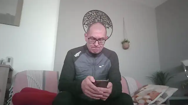 Snapshot of guiss3 chatting on 05/07/26, 11:59 guiss3 online show from 05/07/26, 11:59