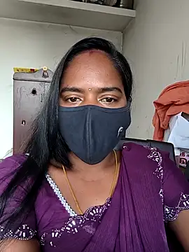 Snapshot of Tamil_Sangeetha chatting on 04/21/26, 01:42 Tamil Sangeetha online show from 04/21/26, 01:42