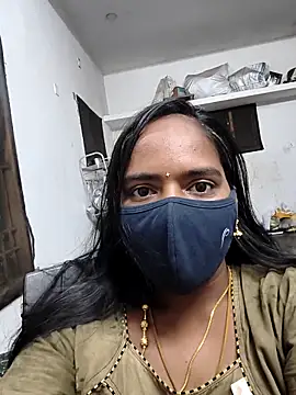 Snapshot of Tamil_Sangeetha chatting on 04/23/26, 01:46 Tamil Sangeetha online show from 04/23/26, 01:46