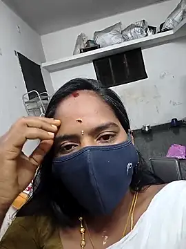 Snapshot of Tamil_Sangeetha chatting on 04/28/26, 06:35 Tamil Sangeetha online show from 04/28/26, 06:35