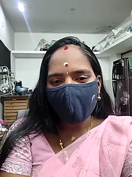 Snapshot of Tamil_Sangeetha chatting on 05/02/26, 04:01 Tamil Sangeetha online show from 05/02/26, 04:01