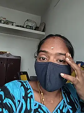 Snapshot of Tamil_Sangeetha chatting on 05/15/26, 11:01 Tamil Sangeetha online show from 05/15/26, 11:01