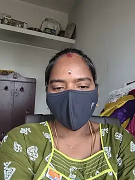 Snapshot of Tamil_Sangeetha chatting on 05/18/26, 04:07 Tamil Sangeetha online show from 05/18/26, 04:07