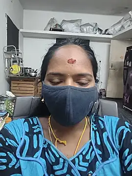 Snapshot of Tamil_Sangeetha chatting on 06/02/26, 03:03 Tamil Sangeetha online show from 06/02/26, 03:03