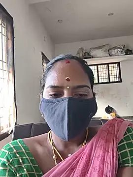 Snapshot of Tamil_Sangeetha chatting on 06/05/26, 03:02 Tamil Sangeetha online show from 06/05/26, 03:02