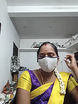 Snapshot of Tamil_Sangeetha chatting on 06/10/26, 01:21 Tamil Sangeetha online show from 06/10/26, 01:21