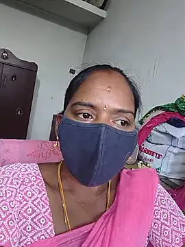Snapshot of Tamil_Sangeetha chatting on 06/17/26, 12:18 Tamil Sangeetha online show from 06/17/26, 12:18