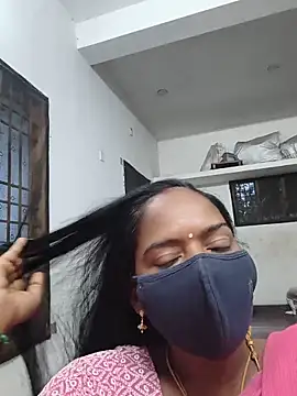 Snapshot of Tamil_Sangeetha chatting on 06/18/26, 12:22 Tamil Sangeetha online show from 06/18/26, 12:22