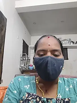 Snapshot of Tamil_Sangeetha chatting on 07/04/26, 01:06 Tamil Sangeetha online show from 07/04/26, 01:06