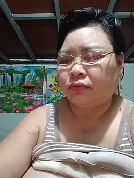 Snapshot of Monglan-c chatting on 05/16/26, 03:47 Monglan-c online show from 05/16/26, 03:47