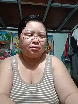 Snapshot of Monglan-c chatting on 06/15/26, 12:13 Monglan-c online show from 06/15/26, 12:13