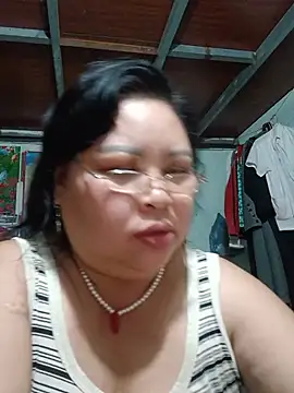 Snapshot of Monglan-c chatting on 06/24/26, 06:45 Monglan-c online show from 06/24/26, 06:45