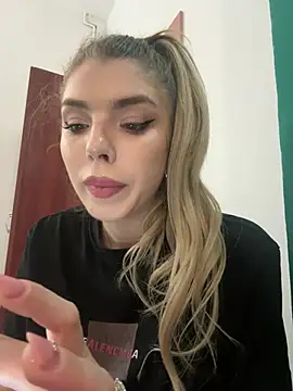 Snapshot of AishaDiamond chatting on 03/30/26, 06:31 AishaDiamond online show from 03/30/26, 06:31