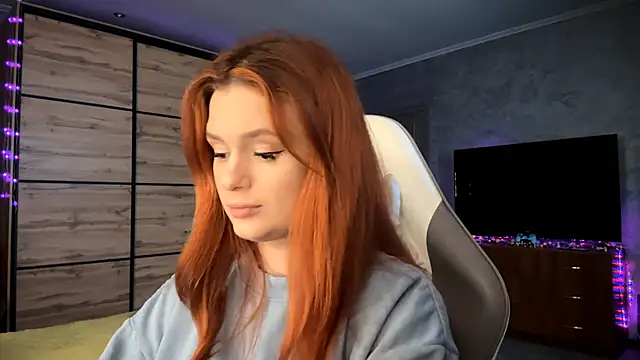 FoxyEmma online show from 04/01/26, 03:09