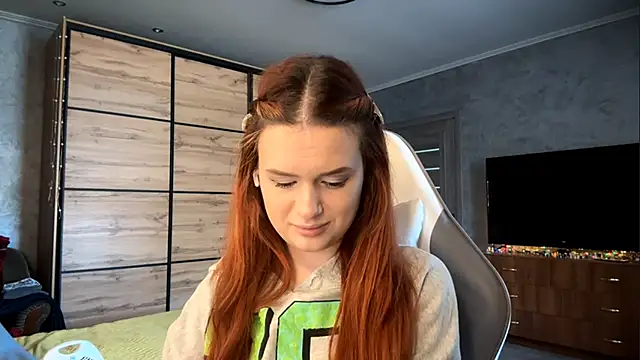 FoxyEmma online show from 04/14/26, 12:11
