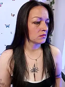 Snapshot of Isa_bluee chatting on 04/08/26, 02:11 Isa bluee online show from 04/08/26, 02:11