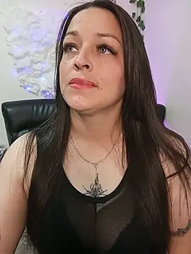 Snapshot of Isa_bluee chatting on 07/09/26, 02:04 Isa bluee online show from 07/09/26, 02:04