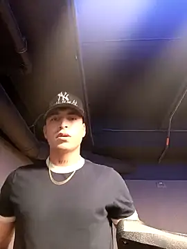 Snapshot of nico_herrera__ chatting on 04/02/26, 07:00 nico herrera online show from 04/02/26, 07:00