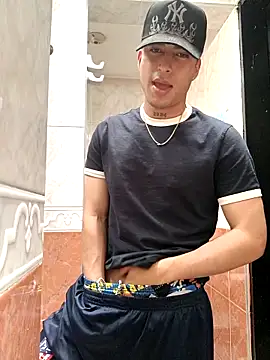 Snapshot of nico_herrera__ chatting on 04/04/26, 09:34 nico herrera online show from 04/04/26, 09:34