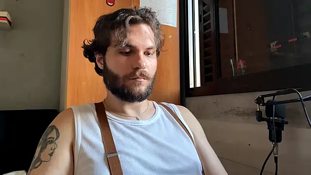 Snapshot of K0r1n chatting on 03/29/26, 08:42 K0r1n online show from 03/29/26, 08:42