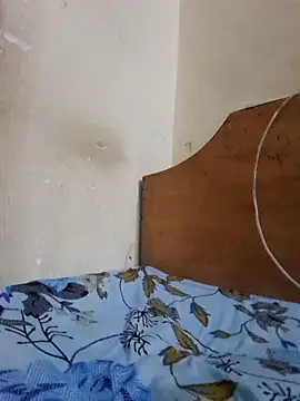 Snapshot of Sana-32 chatting on 03/29/26, 04:18 Sana-32 online show from 03/29/26, 04:18