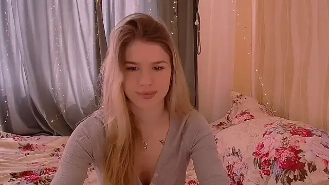 Alisa Swan  online show from 05/12/26, 10:23