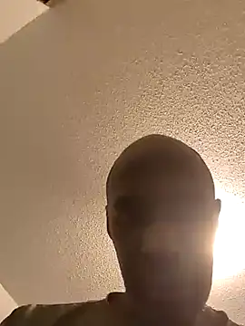 Snapshot of Bulgemaster001 chatting on 03/29/26, 08:20 Bulgemaster001 online show from 03/29/26, 08:20