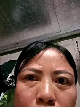 Snapshot of -Hami- chatting on 04/24/26, 05:48 -Hami- online show from 04/24/26, 05:48