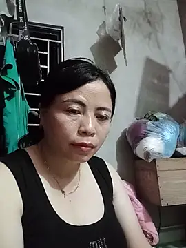 Snapshot of -Hami- chatting on 05/15/26, 04:36 -Hami- online show from 05/15/26, 04:36