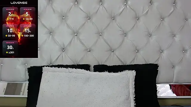 Snapshot of MistressNyx_ chatting on 05/28/26, 03:42 MistressNyx online show from 05/28/26, 03:42